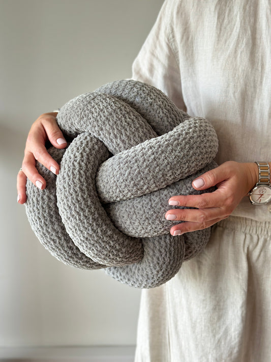 Knot Pillow