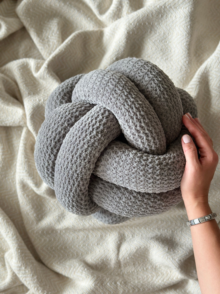 Knot Pillow