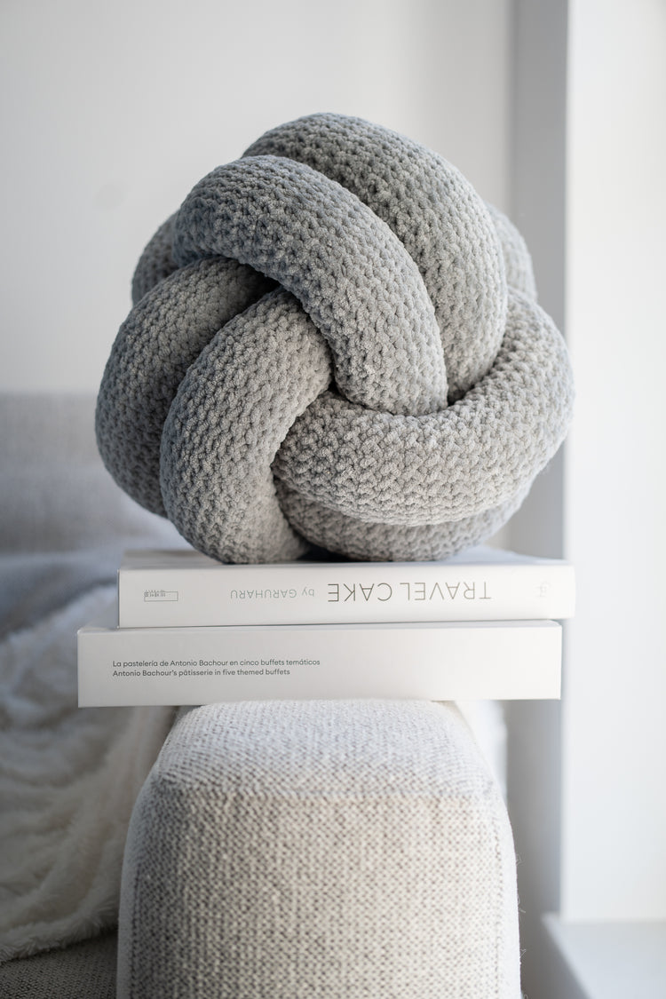 Knot Pillow