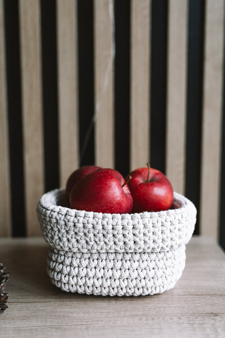 Basket with folover rim